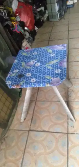 Meja mini utk prasmanan dll kond unik bgs kaki besi lawas uk35x35x40cm
