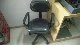 Kursi kecil hidrolik