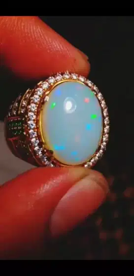 Batu White Opal Afrika (Bunglon)