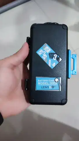 Lensgo D950 tempat penyimpanan memory card dan tempat baterai kamera