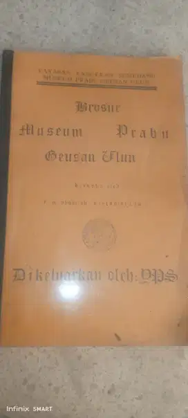 Buku sejarah Pajajaran museum prabu geusan Ulun tahun 1955 stempel ori