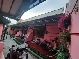 Belakang Bank BCA Ahmad Yani, Kontrakan Rumah Petak No 2.