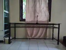 Meja Tulis Kaca