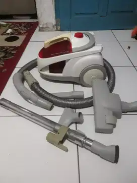 Jual mesin penyedot debu merek electeolux kondisi mesin normal