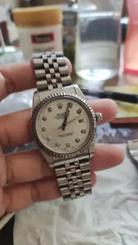 Rolex oyster perpetual datejust
Mesin automatic