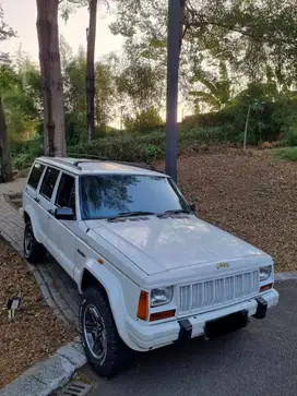 Jeep Cherokee 1997 Bensin