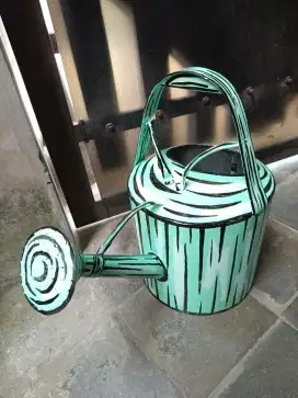 Gembor Penyiram Tanaman Besi Vintage Desain Gaya Kartun Pop Art