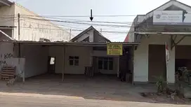 RUMAH BANGUNAN MULTIFUNGSI DI JUAL CEPAT!