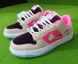 SEPATU NIKE SB DUNK LOW X SPIDER GWEN