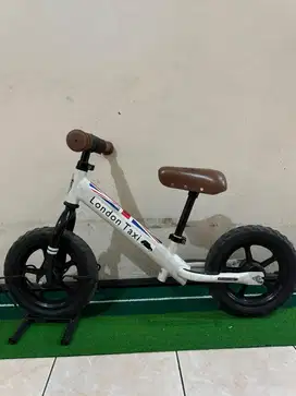 Balance Bike London Taxi Warna Putih