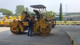 Tandem Roller Sakai 8 Ton Baru