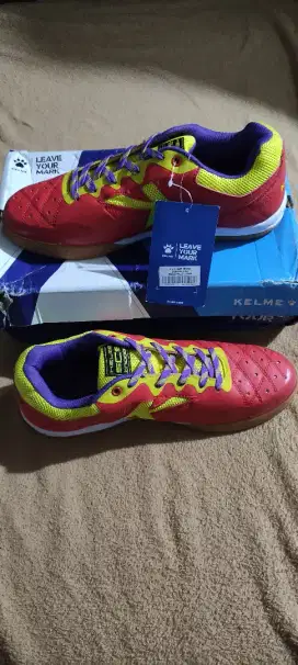 Sepatu Futsal Kelme