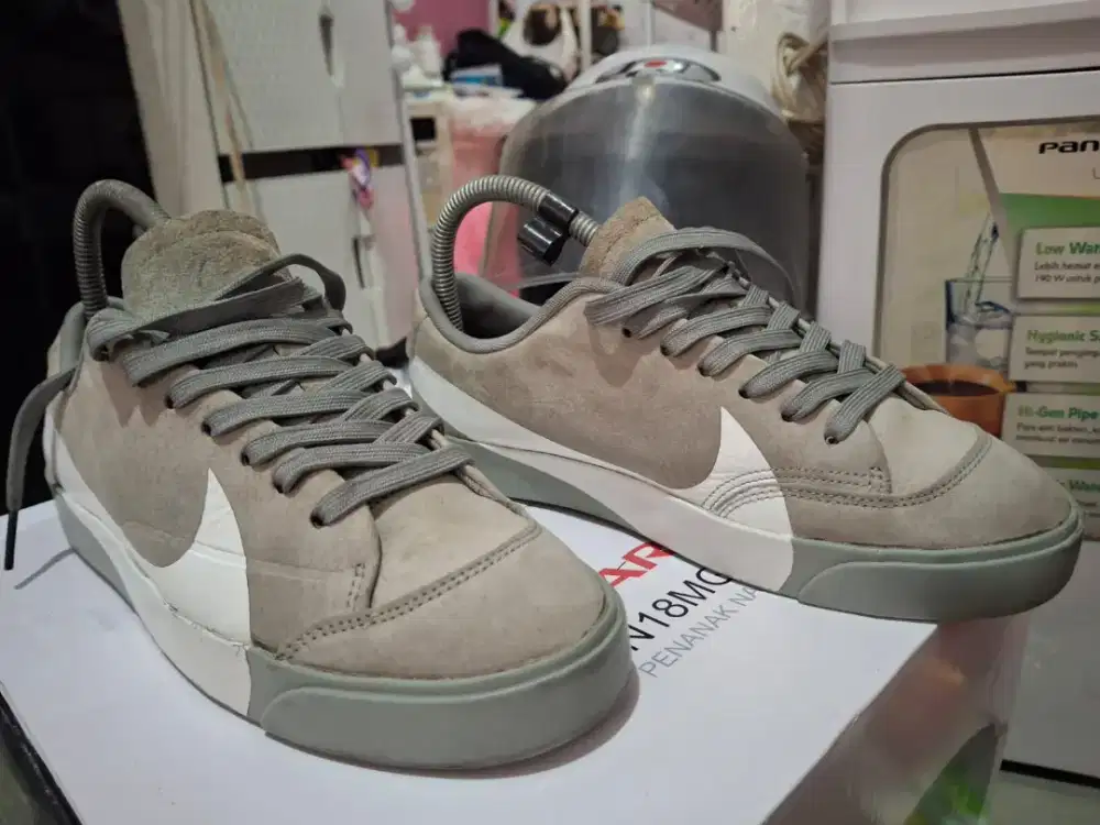 Sepatu sneakers nike blazer grey size 37,5 ori made in china