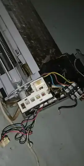 Service AC split & kulkas jakarta pusat