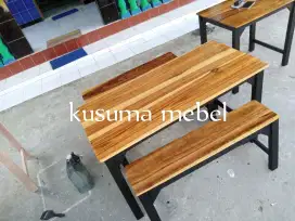 Meja kursi makan