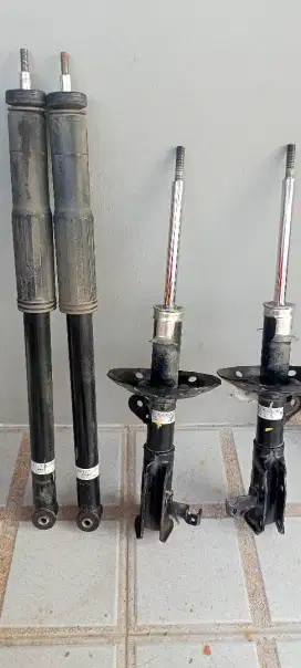 Shock breaker Mobilio