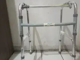 DiJual Walker alat bantu jalan