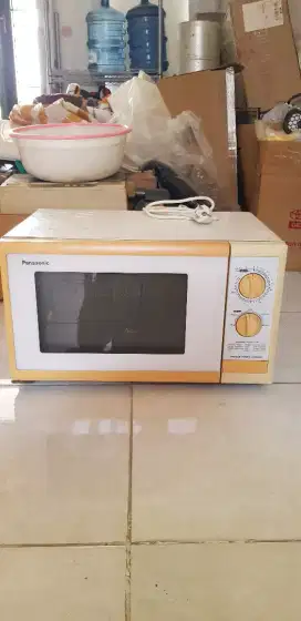 Microwave Panasonic NN5252 kondisi rusak