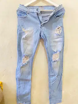 Ripped jeans blue sky size 30-31