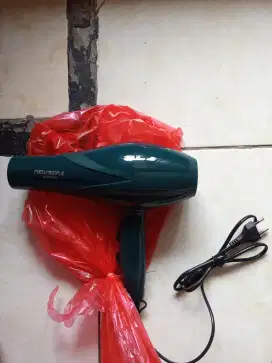 Hair dryer masih baru