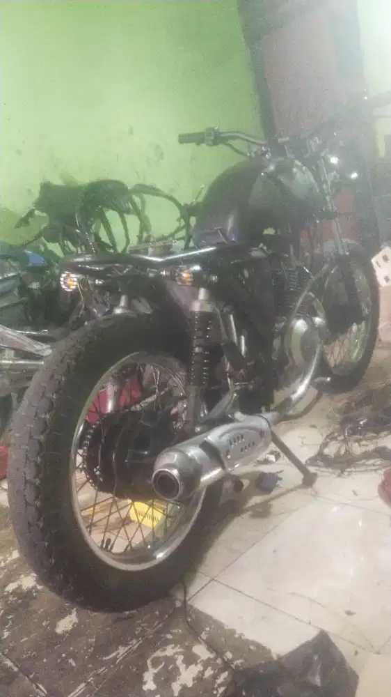 Umar motor bengkel motor