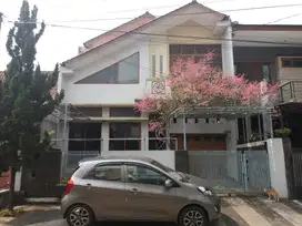 Dijual - Rumah Modern Minimalis - di Pusat Kota Bandung (Sayap Riau)