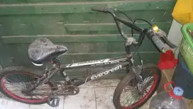 Sepeda BMX Evergreen