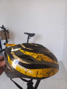 Helm sepeda Pacifik