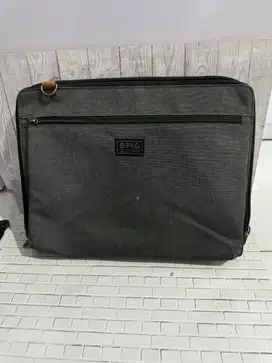 (Beres-beres gudang) case/sarung laptop merk PKG, warna grey