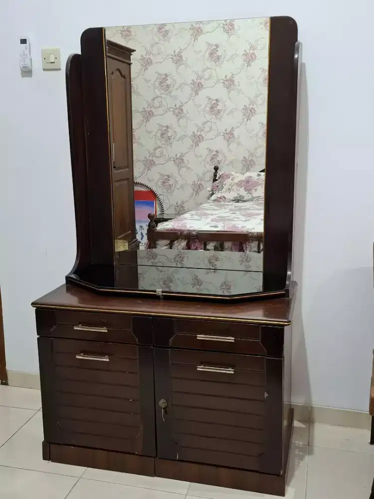 MEJA RIAS INCLUDE KURSI RIAS