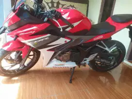 Honda CBR 150r Mulus dan Low Km