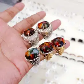 antik cincin bermata keren pria