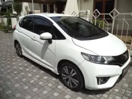 SEWA MOBIL PAKE SUPIR ATAU LEPAS KUNCI MATIC DAN MANUAL