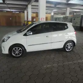 SEWA MOBIL PAKE SUPIR ATAU LEPAS KUNCI MATIC DAN MANUAL
