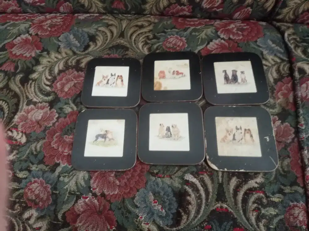 Tatakan kayu gelas ada 6