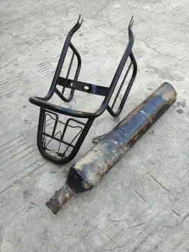 Aksesoris backrack dan silincer knalpot motor kawasaki  w175
