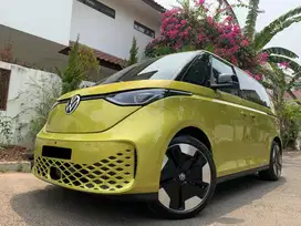 VOLKSWAGEN ID. BUZZ SWB 1st EDITION PRO 2023 YELLOW ON YELLOW-WHITE