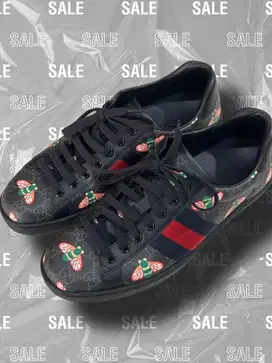 Sepatu Sneakers Gucci Ace Bee Print (Super Rare)