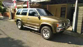 Dijual Nissan Terrano 2001  Coklat Metalik Mulus
