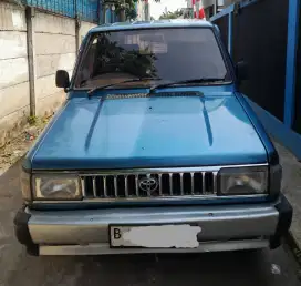 Toyota Kijang Rover 1995