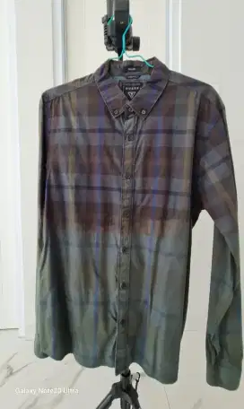 Kemeja Fashion GUESS size M