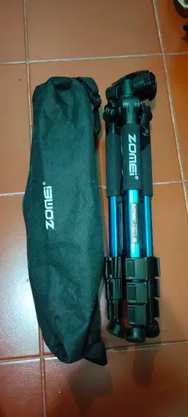 Tripod Zomei Q111