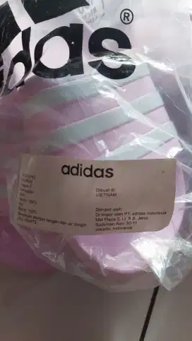 Sandal adidas made in vietnam