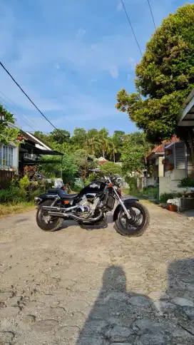 Honda magna (1100cc) Rare bike th 99