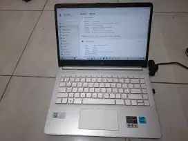 Laptop HP ram 4 ssd512 core i3 segel fullset