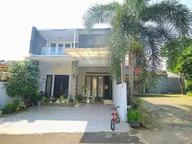 Dijual Rumah Lokasi HOEK di Bukit Golf Cibubur
