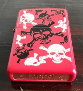 Zippo Red Black Skull