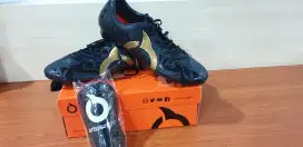 Sepatu bola ortus