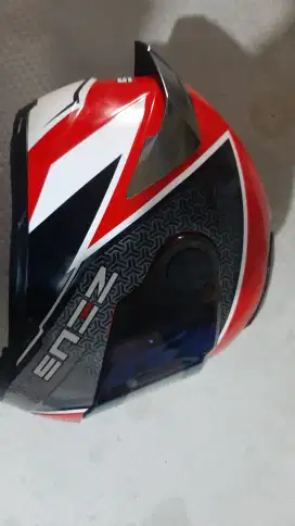 helm zeus zs 811