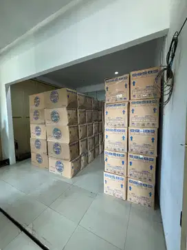 Orang gudang Logistik Plastik